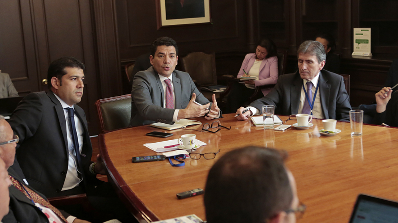 web-creacion-cluster-tuberculos-viceministro-pico.jpg